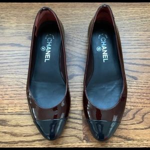 Chanel Patent Leather 2-toned burgundy Flats